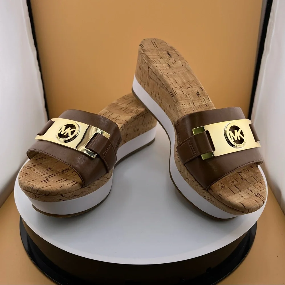 Michael Kors Women’s Warren Platform Sandals. Leather, open toe, MK logo. New
